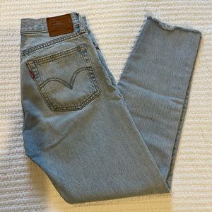 Levi’s Wedgie Straight Leg Jeans